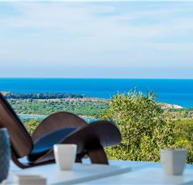 4 bedroom villa with infinity pool and sea view in Perithia, Corfu, sleeps 9